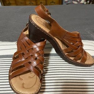 Born sandals